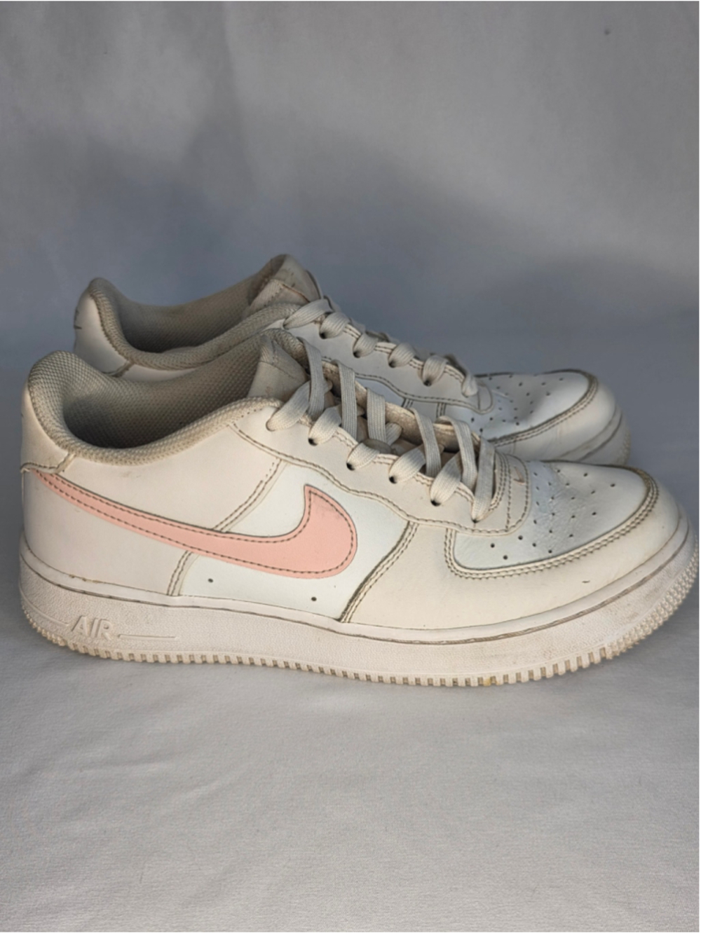 Women's Nike Air Force 1 Sneakers White and Pink